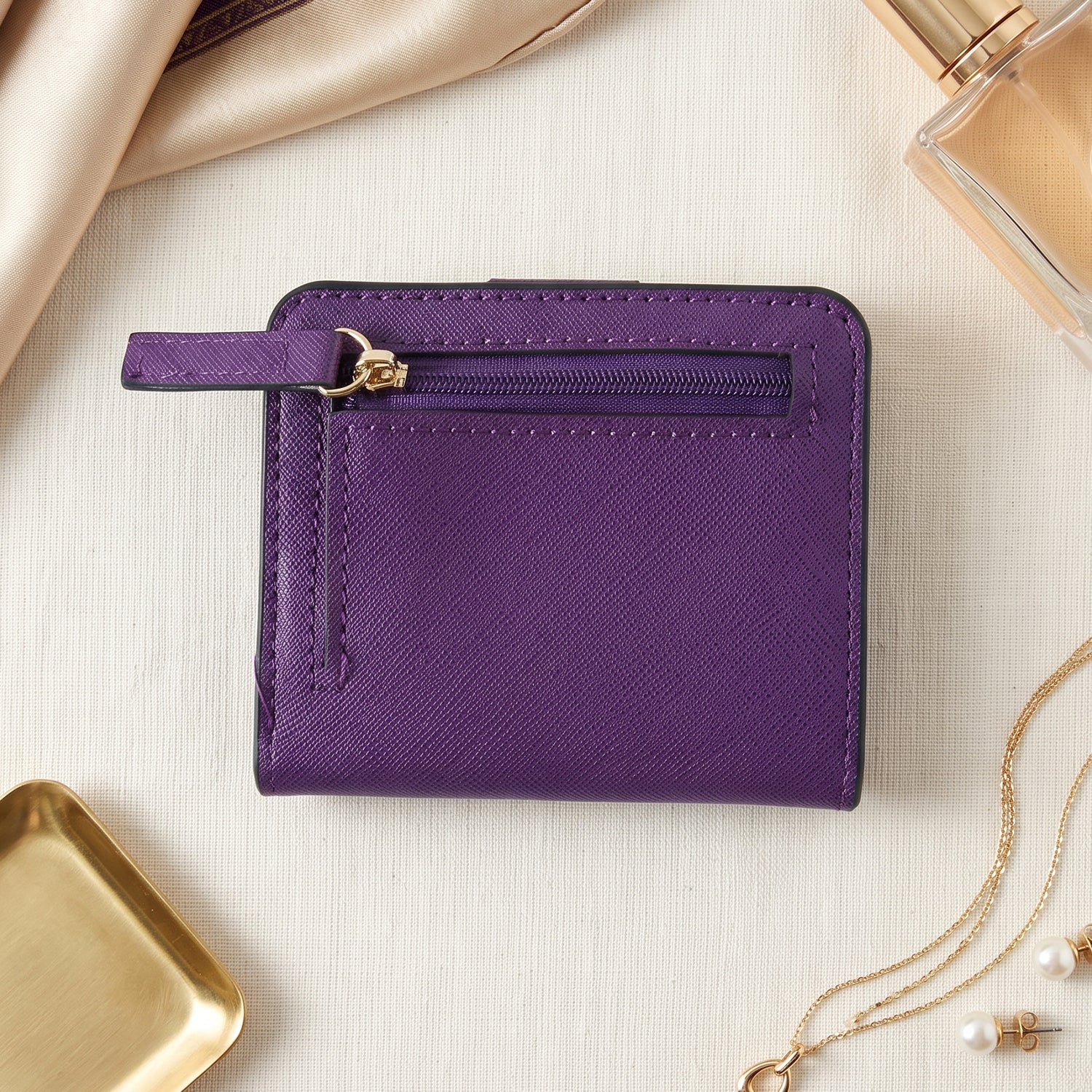 Compact Pu Leather Bifold Wallet With Coin Zip Card Slots And Id Window (1 Pc)